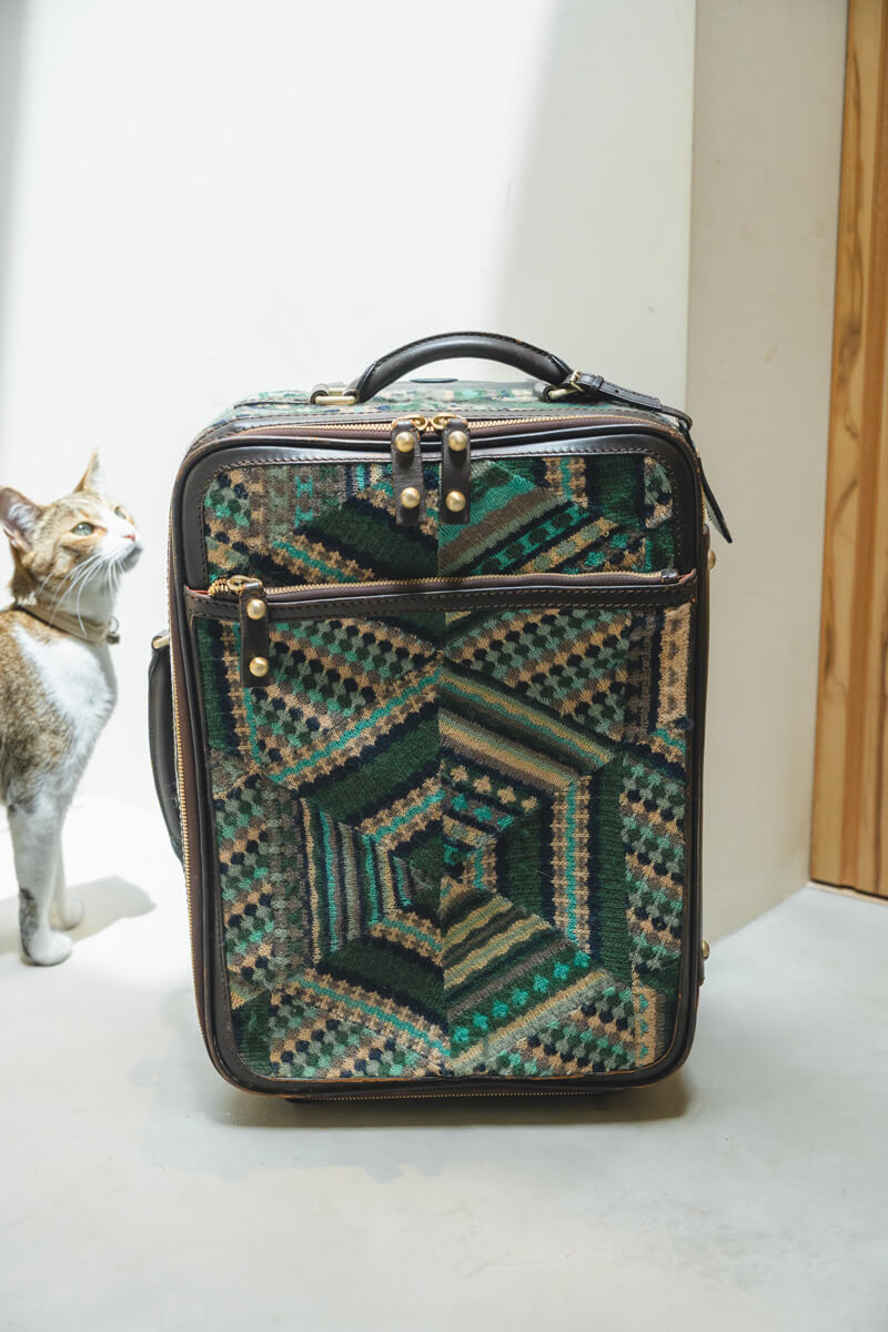 モデル・デザイナー酒井景都さんが10年使ったもの②：MISSONI（ミッソーニ）のトランク