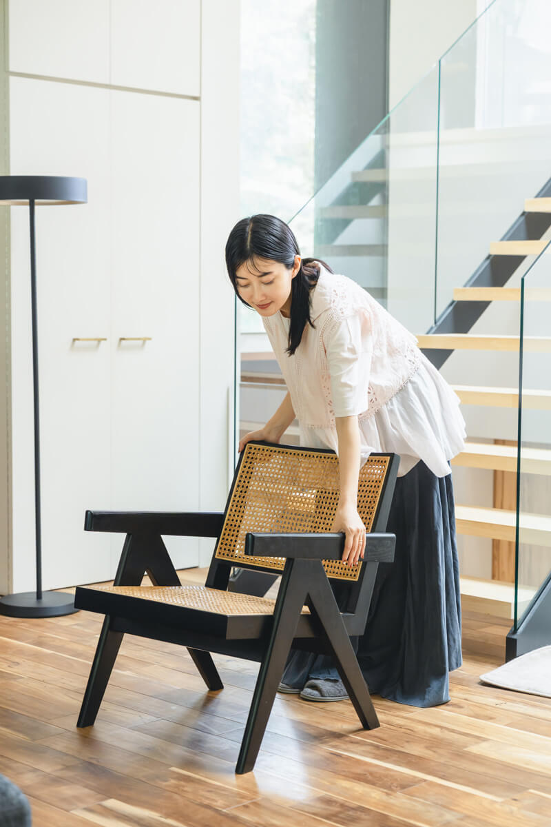 リビングの真ん中で家族を見守るような存在の椅子