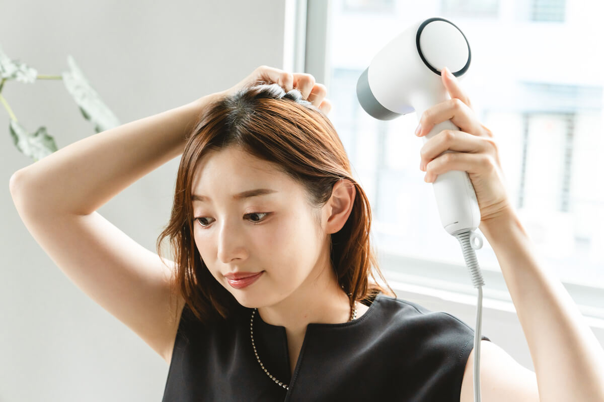 通常の真っすぐな強い風から、頭皮をタッピングするようなマイルドな風に