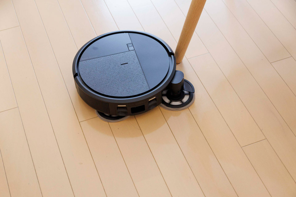 伸縮式のモップパッドを採用しているのも、前モデルであるRoomba 505 Comboとの違い