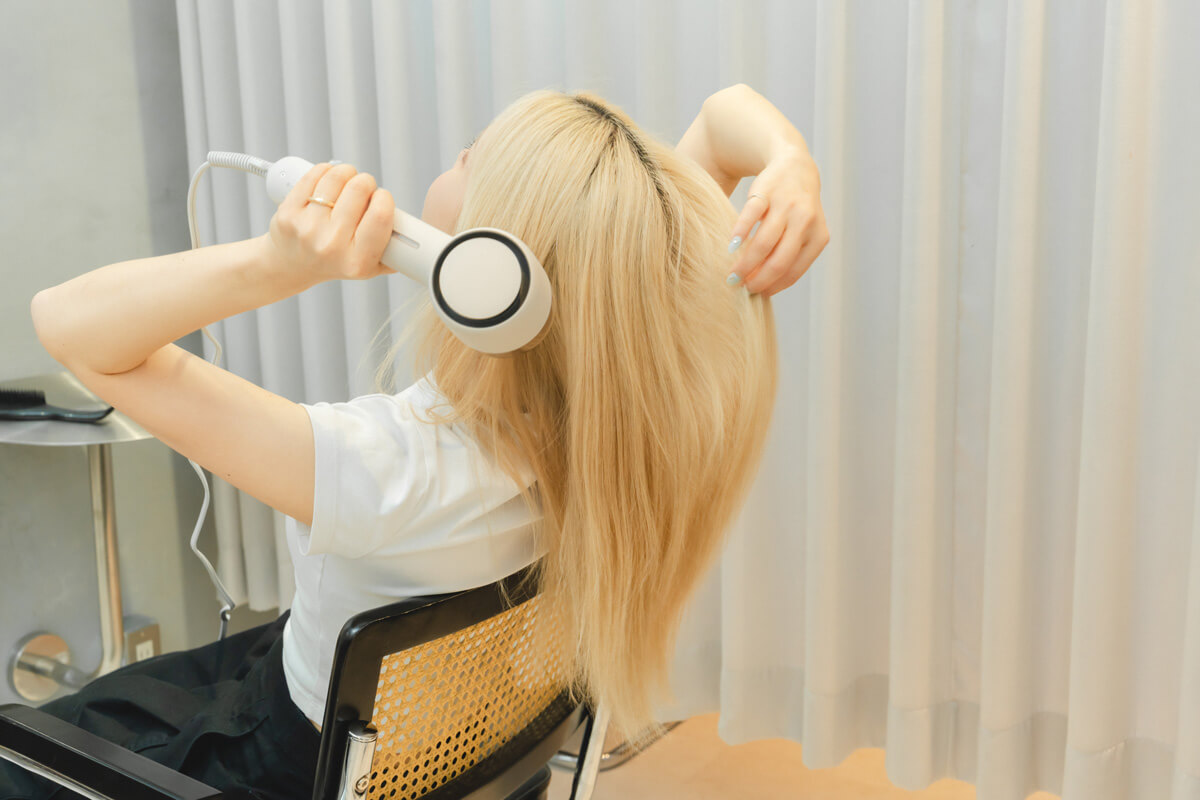 さっと乾かしたい！髪ダメージを抑えながらしっかり乾かすコツ