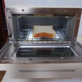 オーブントースター ビストロ NT-D700_食パンを焼く様子