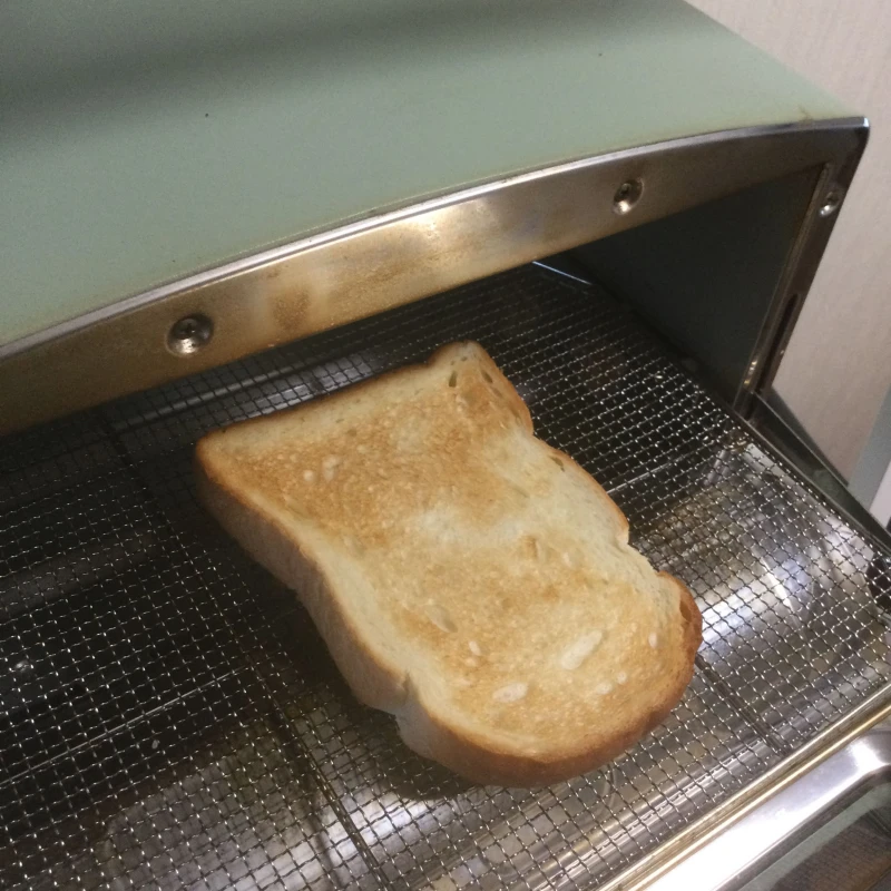 グラファイト グリル&トースター AGT-G13Aで焼いたパン