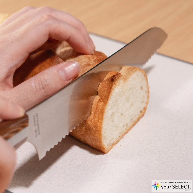 実際にフランスパンを切っている時のイメージ