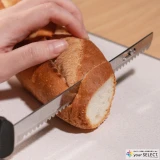 実際にフランスパンを切っている時のイメージ